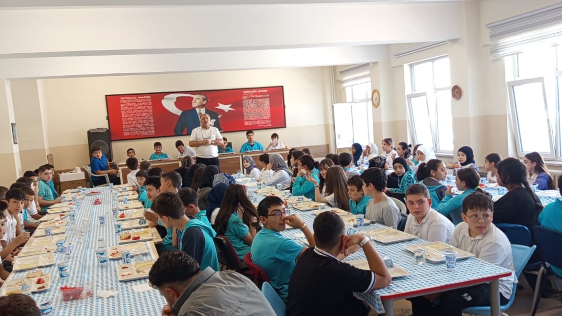 2025 2026  EĞİTİM VE ÖĞRETİM YILI  ORTAOKUL ÖĞRENCİLERİNE  DAYANIŞMA,UYUM VE KAYNAŞMA YEMEĞİ